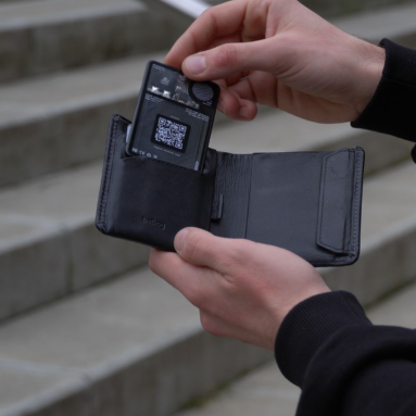 AirCard – A Credit Card Sized AirTag