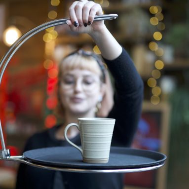 Tipsi Tray – Carry Drinks With One Hand Without Spilling